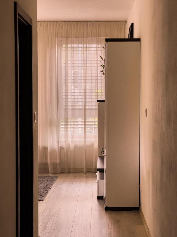 Elegant Escape Apartment I - City Centre Братислава Екстер'єр фото