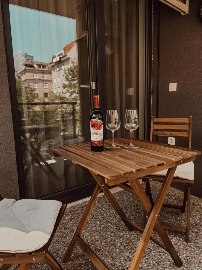 Elegant Escape Apartment I - City Centre Братислава Екстер'єр фото